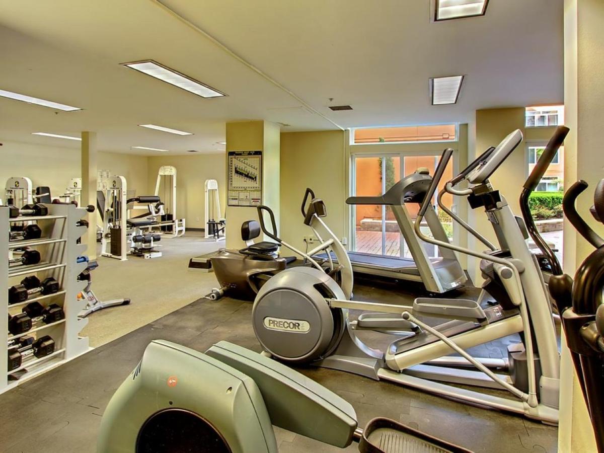 City Water View Oasis With Pool & Gym Near Cruise In Heart Of Seattle Zewnętrze zdjęcie