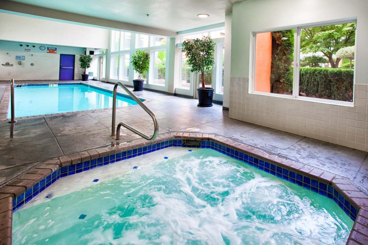 City Water View Oasis With Pool & Gym Near Cruise In Heart Of Seattle Zewnętrze zdjęcie